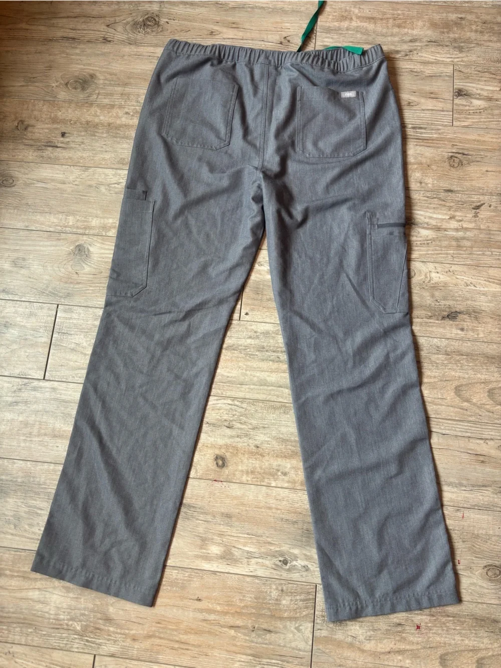 Figs Men's Gray Cargo Scrub Pants with Green Drawstring XL